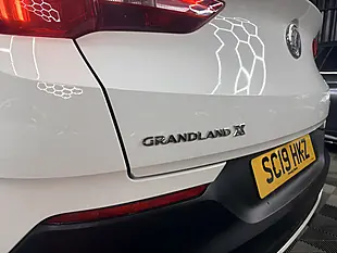 Used 2019 Vauxhall Grandland X Design Line White - Interior and Exterior details 15