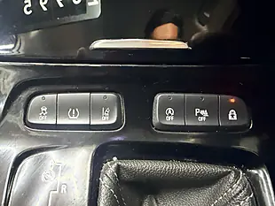 Used 2019 Vauxhall Grandland X Design Line White - Interior and Exterior details 19