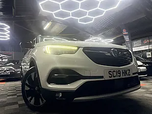 Used 2019 Vauxhall Grandland X Design Line White - Interior and Exterior details 2