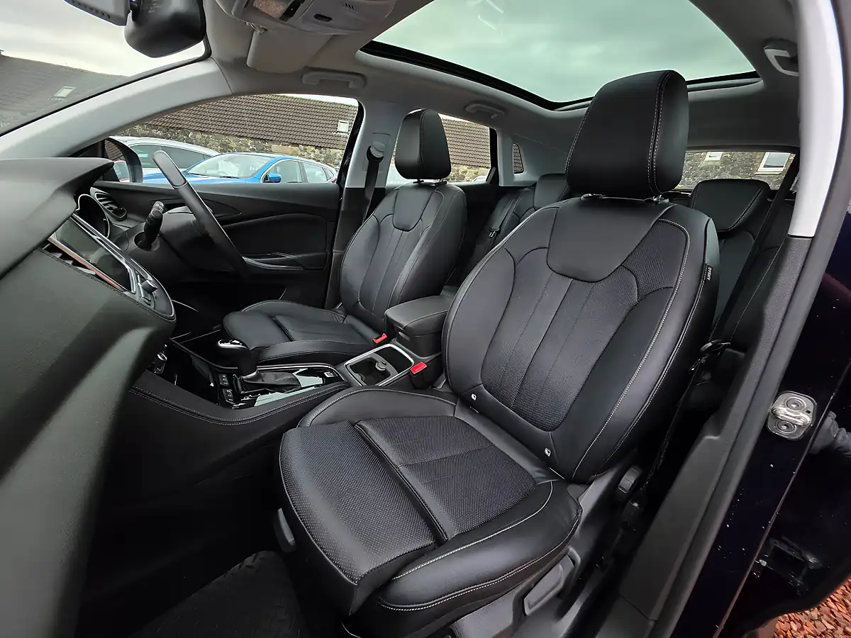 Used 2019 Vauxhall Grandland X Elite Nav Amethyst Purple Metallic - Interior and Exterior details 10