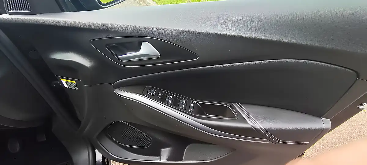 Used 2019 Vauxhall Grandland X Elite Nav Black - Interior and Exterior details 10