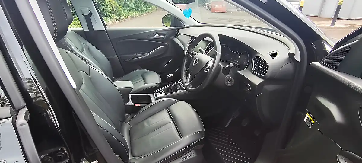 Used 2019 Vauxhall Grandland X Elite Nav Black - Interior and Exterior details 9