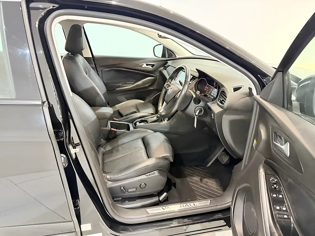 Used 2019 Vauxhall Grandland X Elite Nav Black - Interior and Exterior details 10
