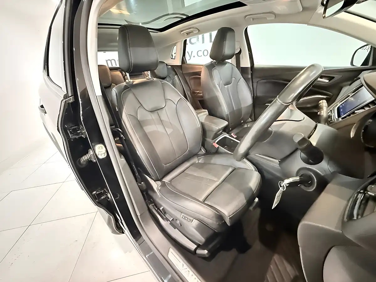 Used 2019 Vauxhall Grandland X Elite Nav Black - Interior and Exterior details 12