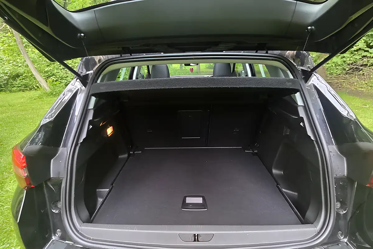 Used 2019 Vauxhall Grandland X Elite Nav Black - Interior and Exterior details 10