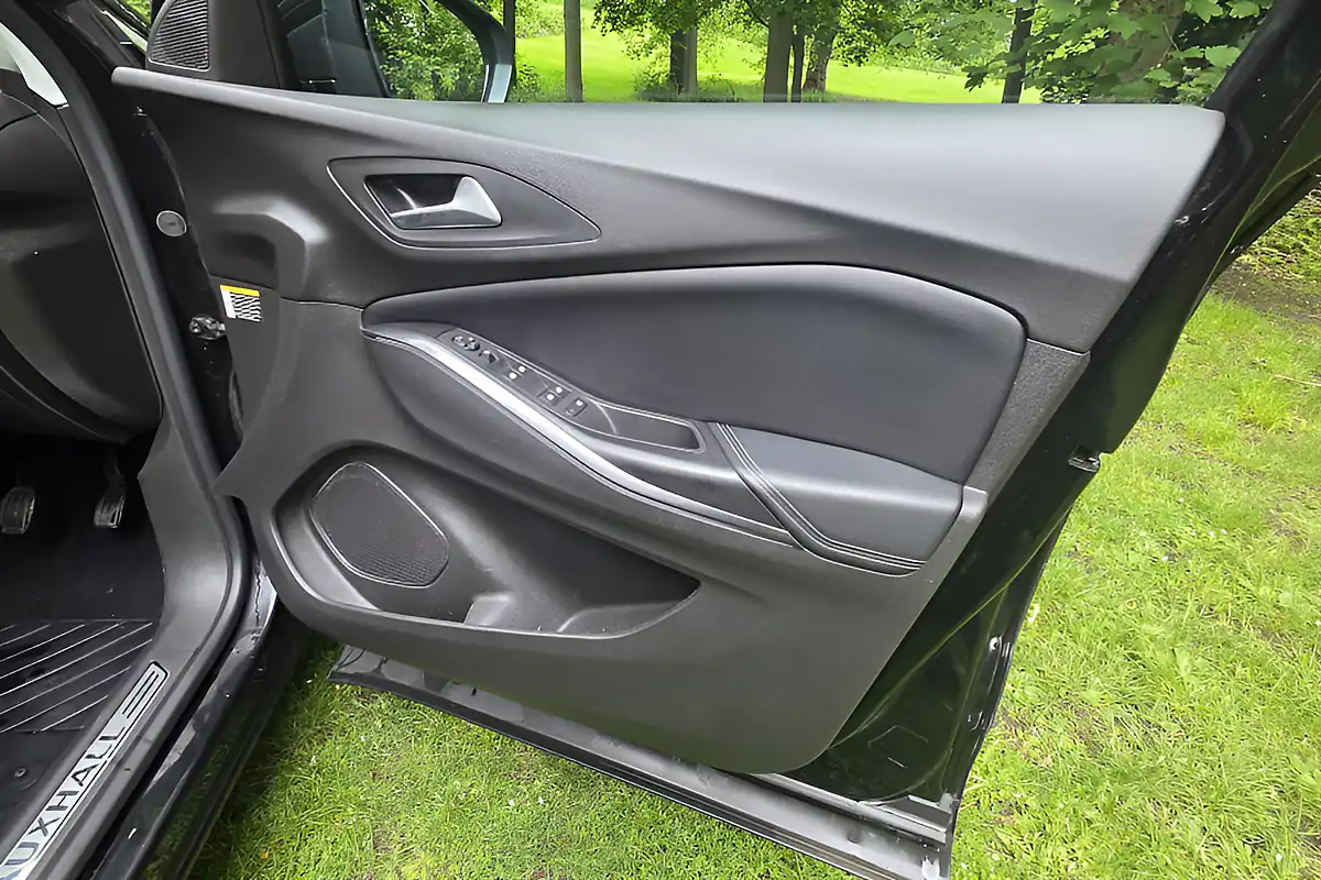 Used 2019 Vauxhall Grandland X Elite Nav Black - Interior and Exterior details 13