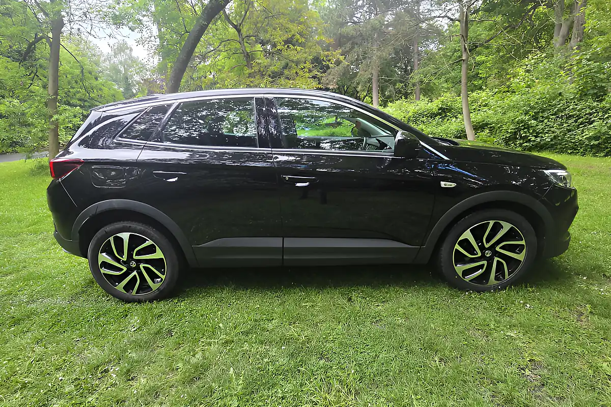 Used 2019 Vauxhall Grandland X Elite Nav Black - Interior and Exterior details 4