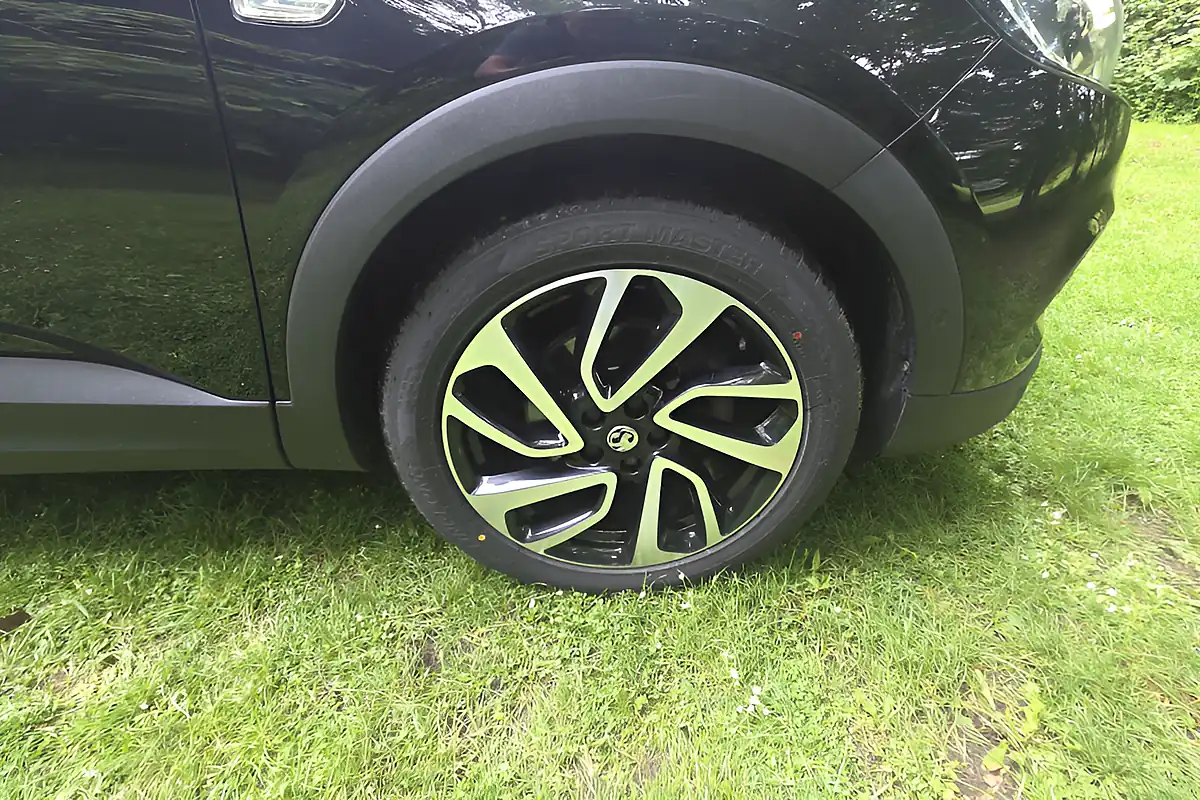 Used 2019 Vauxhall Grandland X Elite Nav Black - Interior and Exterior details 9