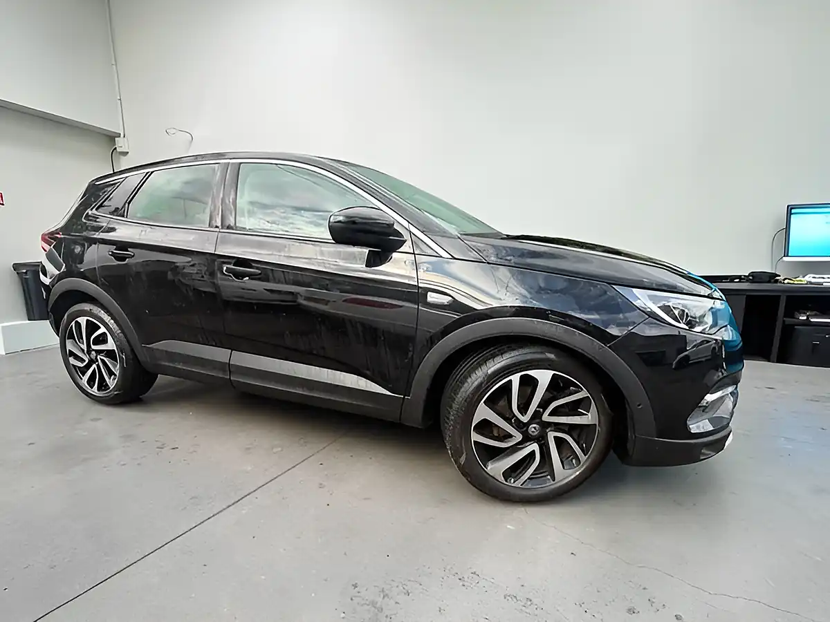 Used 2019 Vauxhall Grandland X Elite Nav Black - Front View