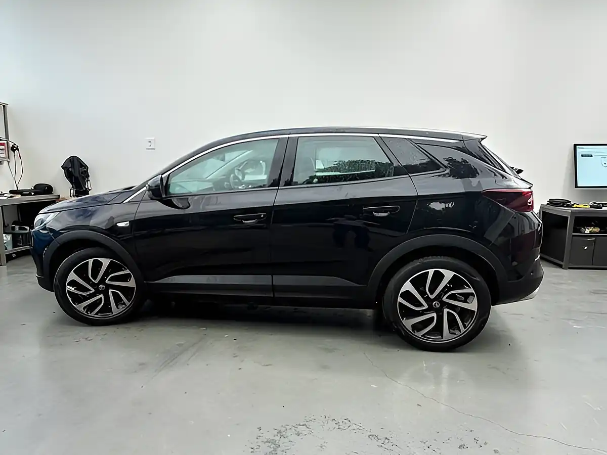 Used 2019 Vauxhall Grandland X Elite Nav Black - Interior and Exterior details 6