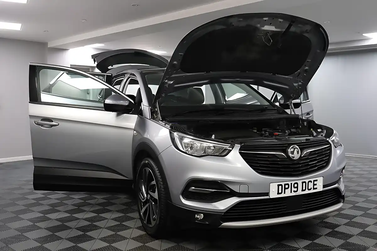 Used 2019 Vauxhall Grandland X Elite Nav S/S Grey - Interior and Exterior details 13