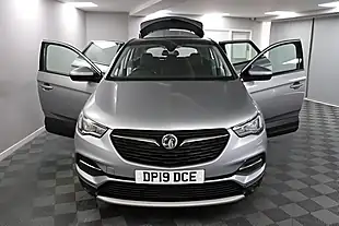 Used 2019 Vauxhall Grandland X Elite Nav S/S Grey - Interior and Exterior details 5