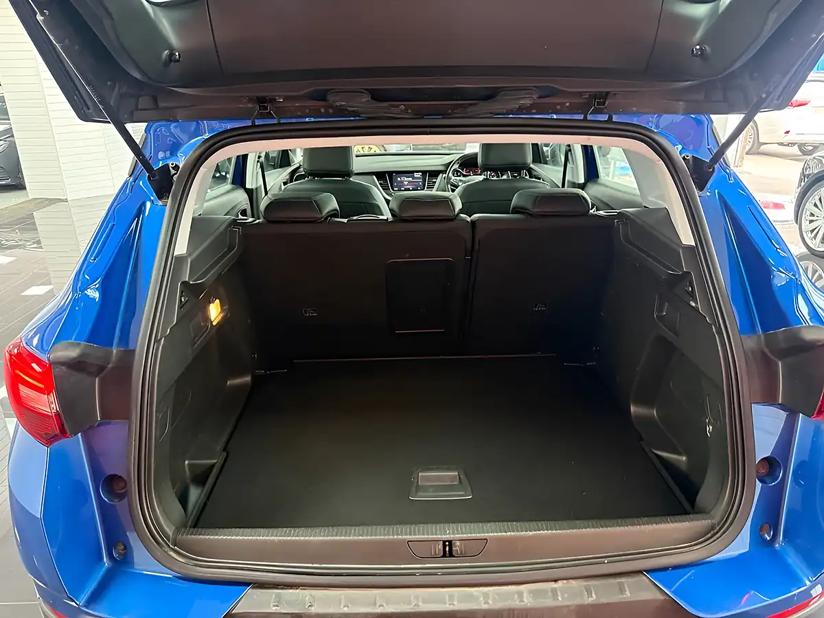 Used 2019 Vauxhall Grandland X Elite Nav Topaz Blue - Interior and Exterior details 11