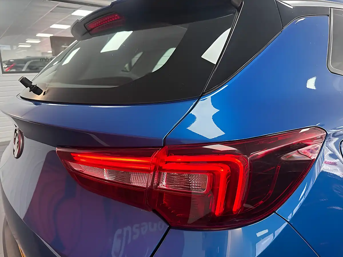 Used 2019 Vauxhall Grandland X Elite Nav Topaz Blue - Interior and Exterior details 8
