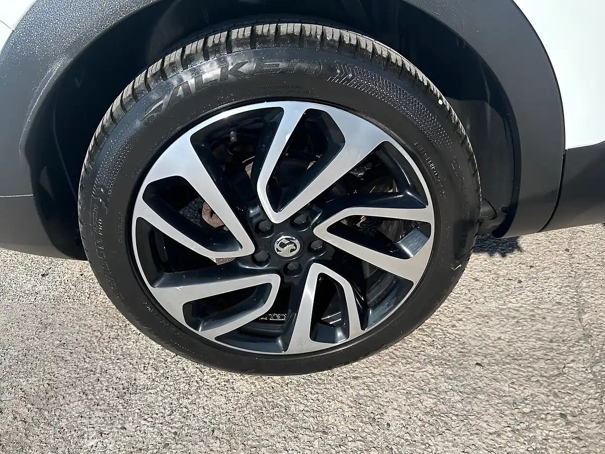 Used 2019 Vauxhall Grandland X Elite Nav White - Interior and Exterior details 11