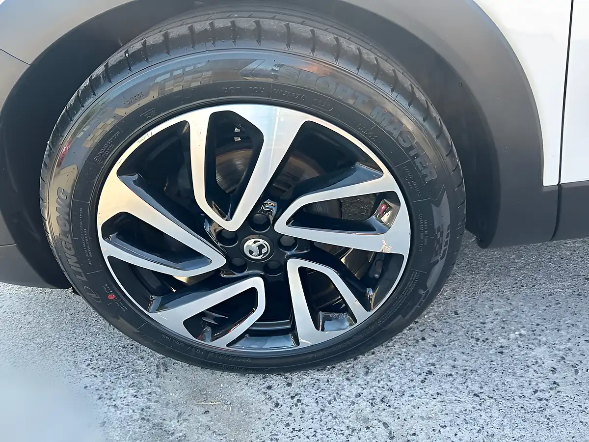 Used 2019 Vauxhall Grandland X Elite Nav White - Interior and Exterior details 12