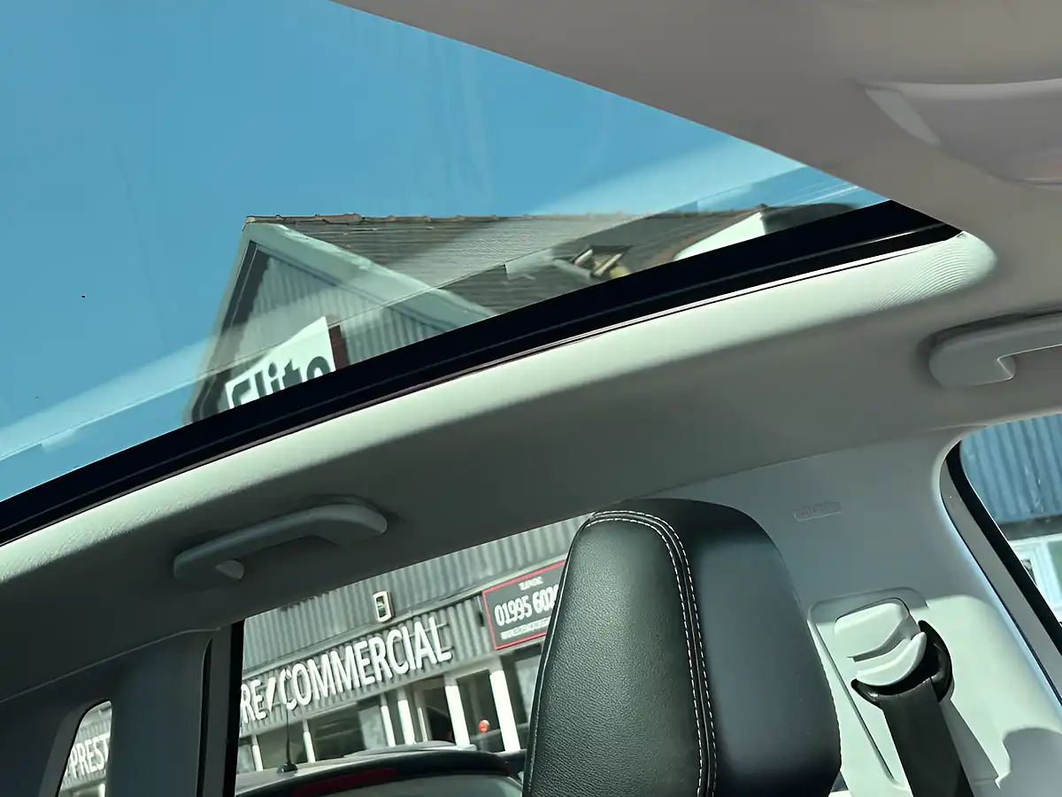 Used 2019 Vauxhall Grandland X Elite Nav White - Interior and Exterior details 19