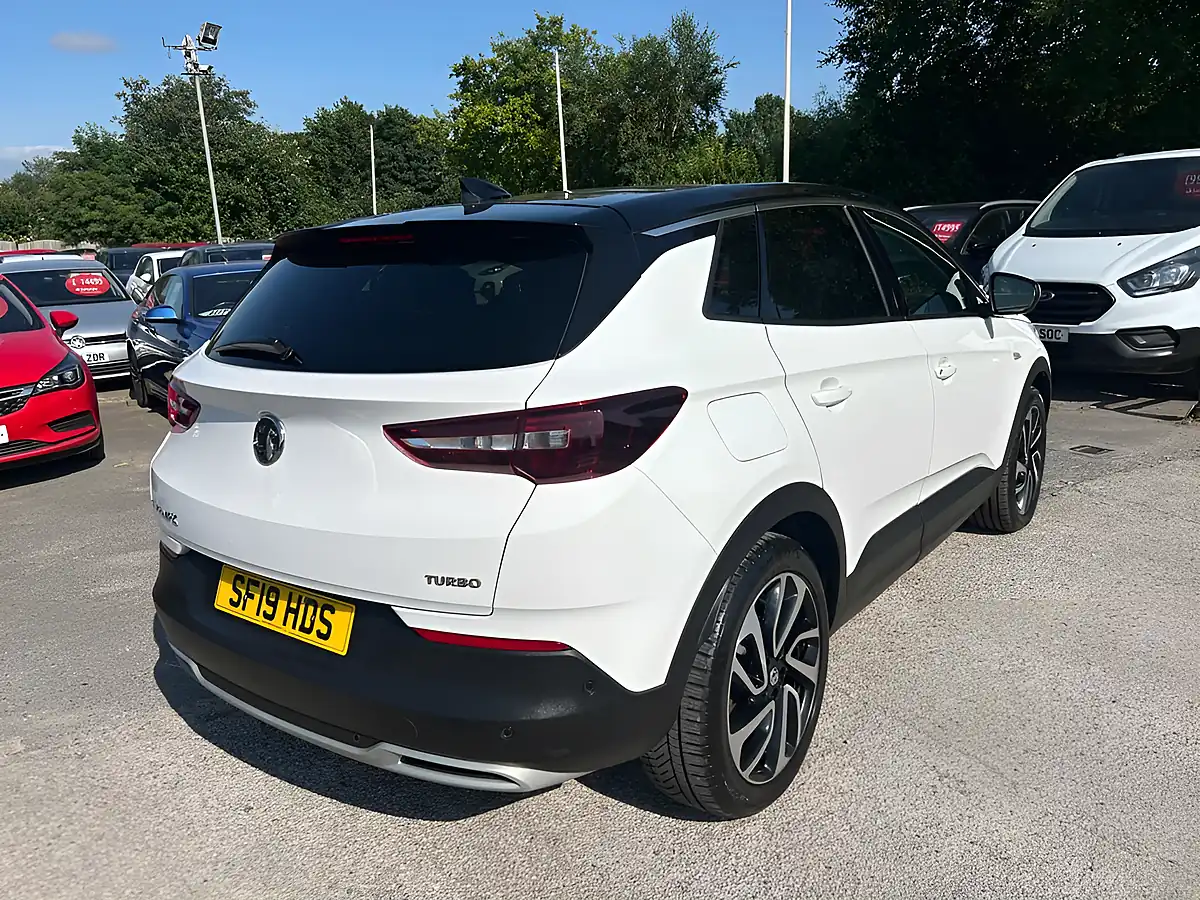 Used 2019 Vauxhall Grandland X Elite Nav White - Interior and Exterior details 3