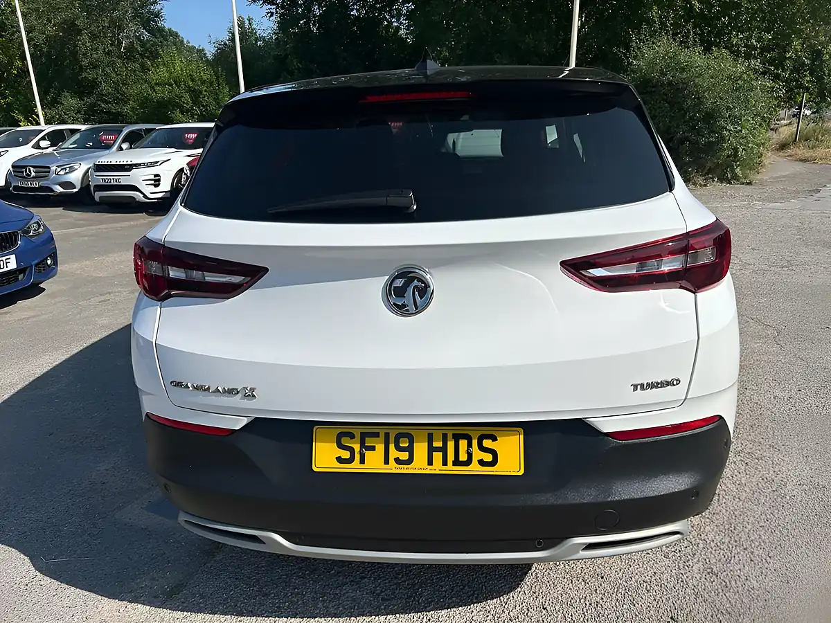 Used 2019 Vauxhall Grandland X Elite Nav White - Interior and Exterior details 4