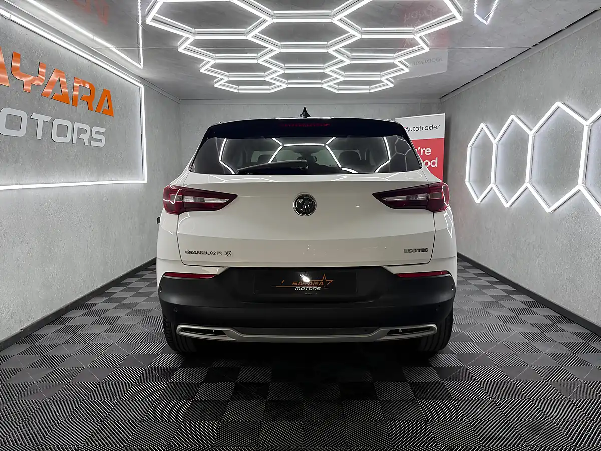 Used 2019 Vauxhall Grandland X Elite Nav White - Interior and Exterior details 12