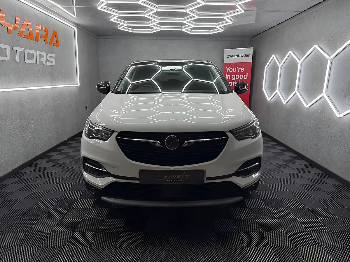 Used 2019 Vauxhall Grandland X Elite Nav White - Interior and Exterior details 3