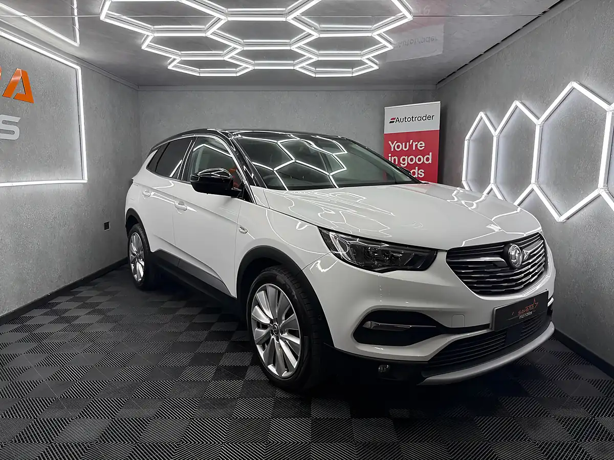 Used 2019 Vauxhall Grandland X Elite Nav White - Interior and Exterior details 7
