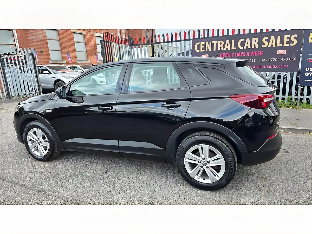 Used 2019 Vauxhall Grandland X Se Black - Interior and Exterior details 11