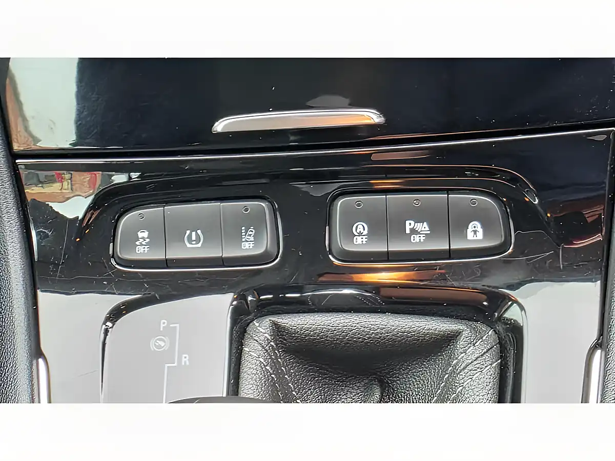 Used 2019 Vauxhall Grandland X Se Black - Interior and Exterior details 16