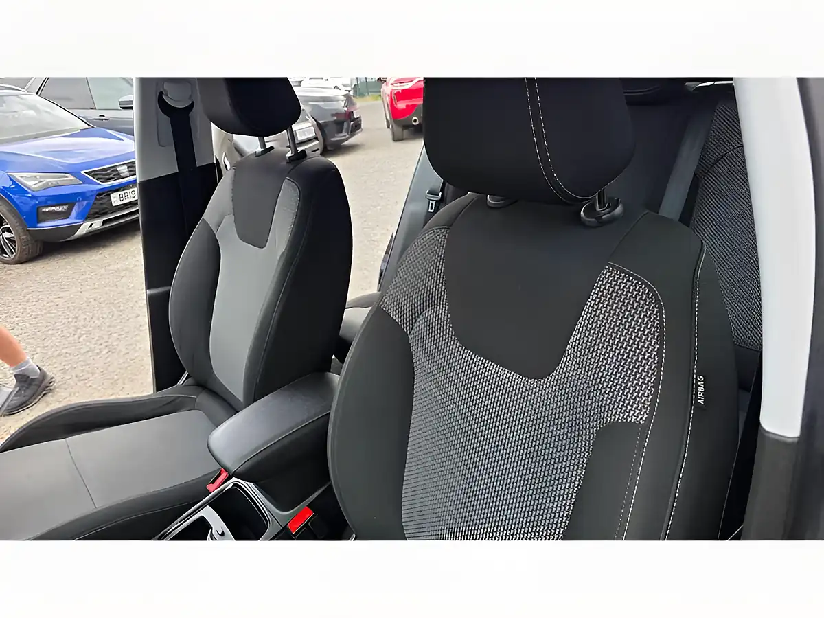 Used 2019 Vauxhall Grandland X Se Black - Interior and Exterior details 17