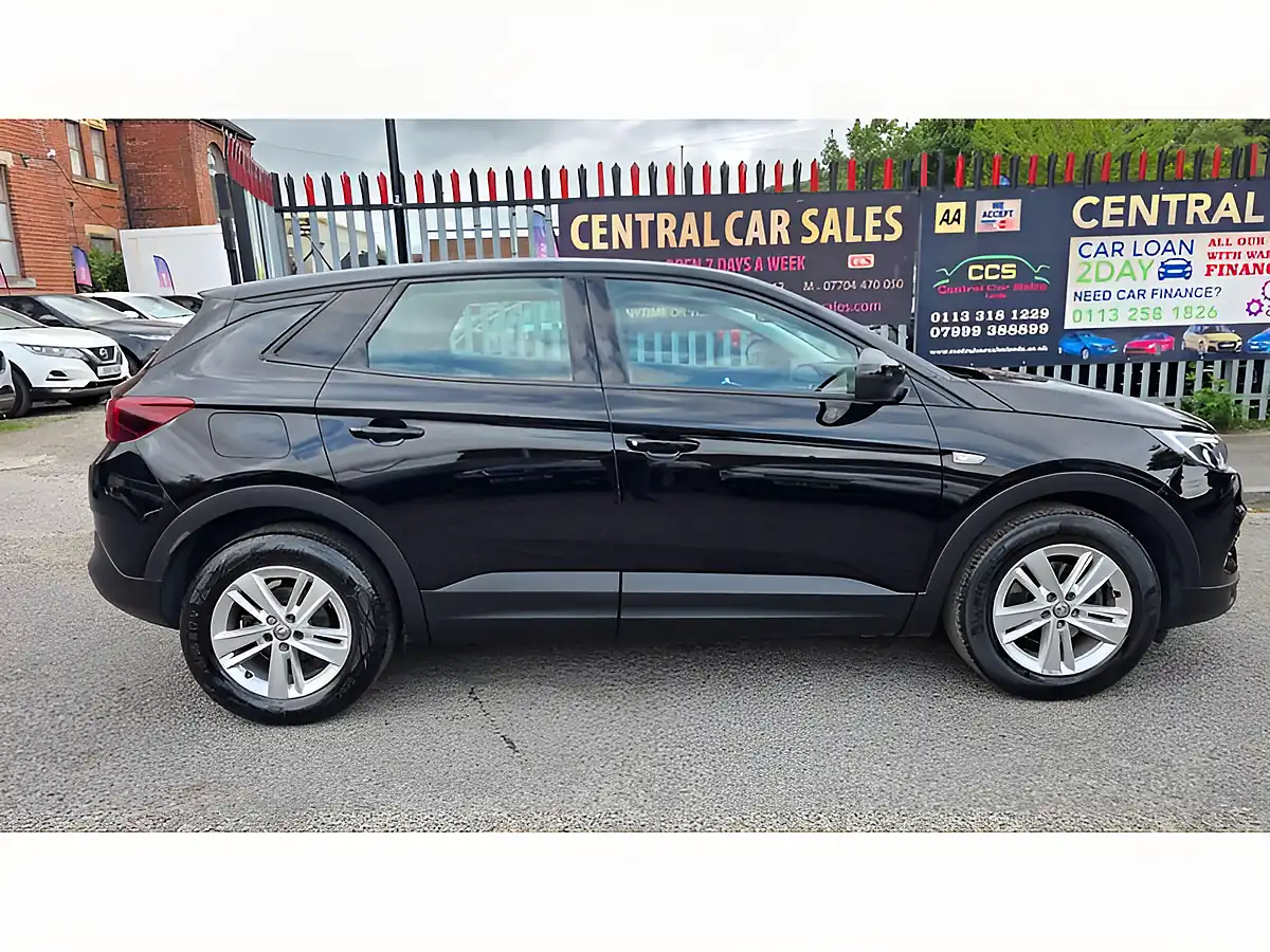 Used 2019 Vauxhall Grandland X Se Black - Interior and Exterior details 7