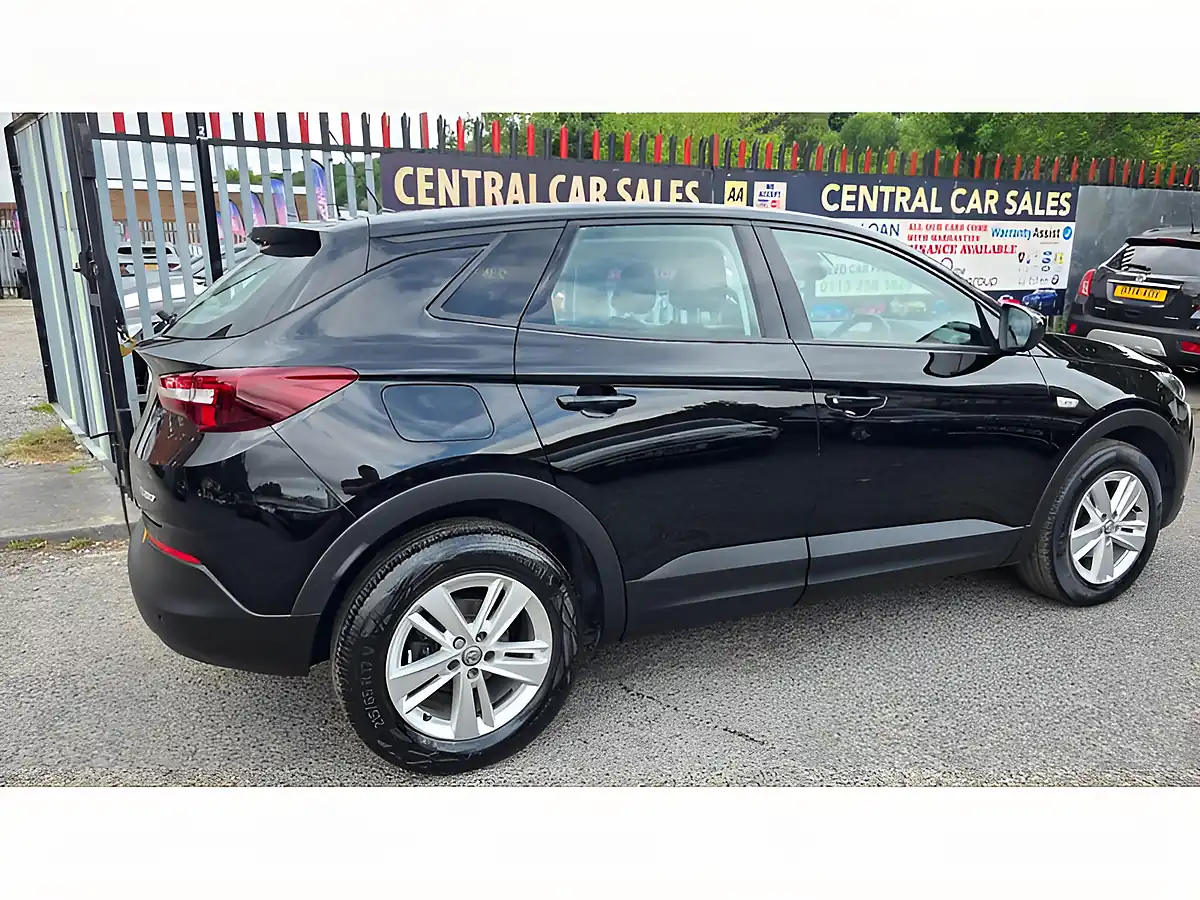 Used 2019 Vauxhall Grandland X Se Black - Interior and Exterior details 9