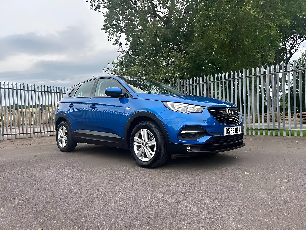 Used 2019 Vauxhall Grandland X Se Grey - Front View