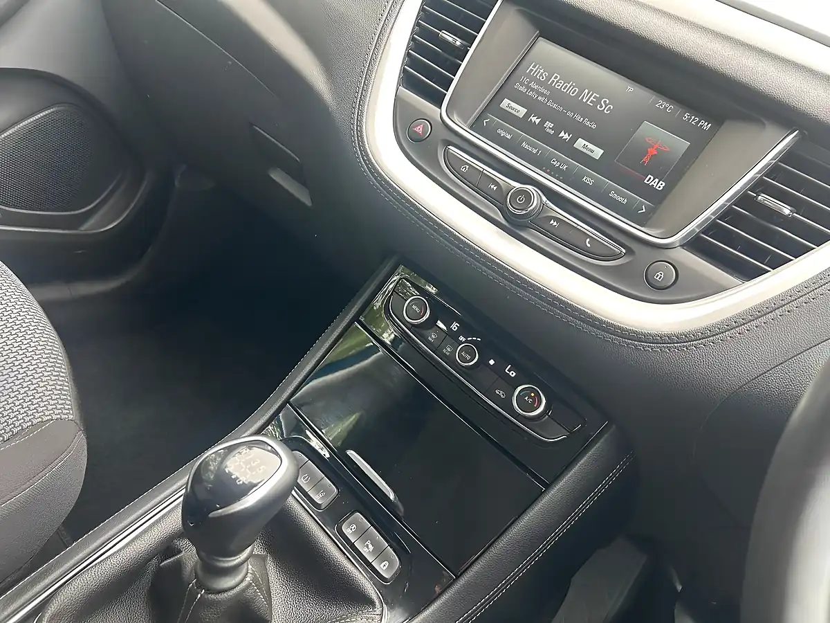 Used 2019 Vauxhall Grandland X Se Grey - Interior and Exterior details 10