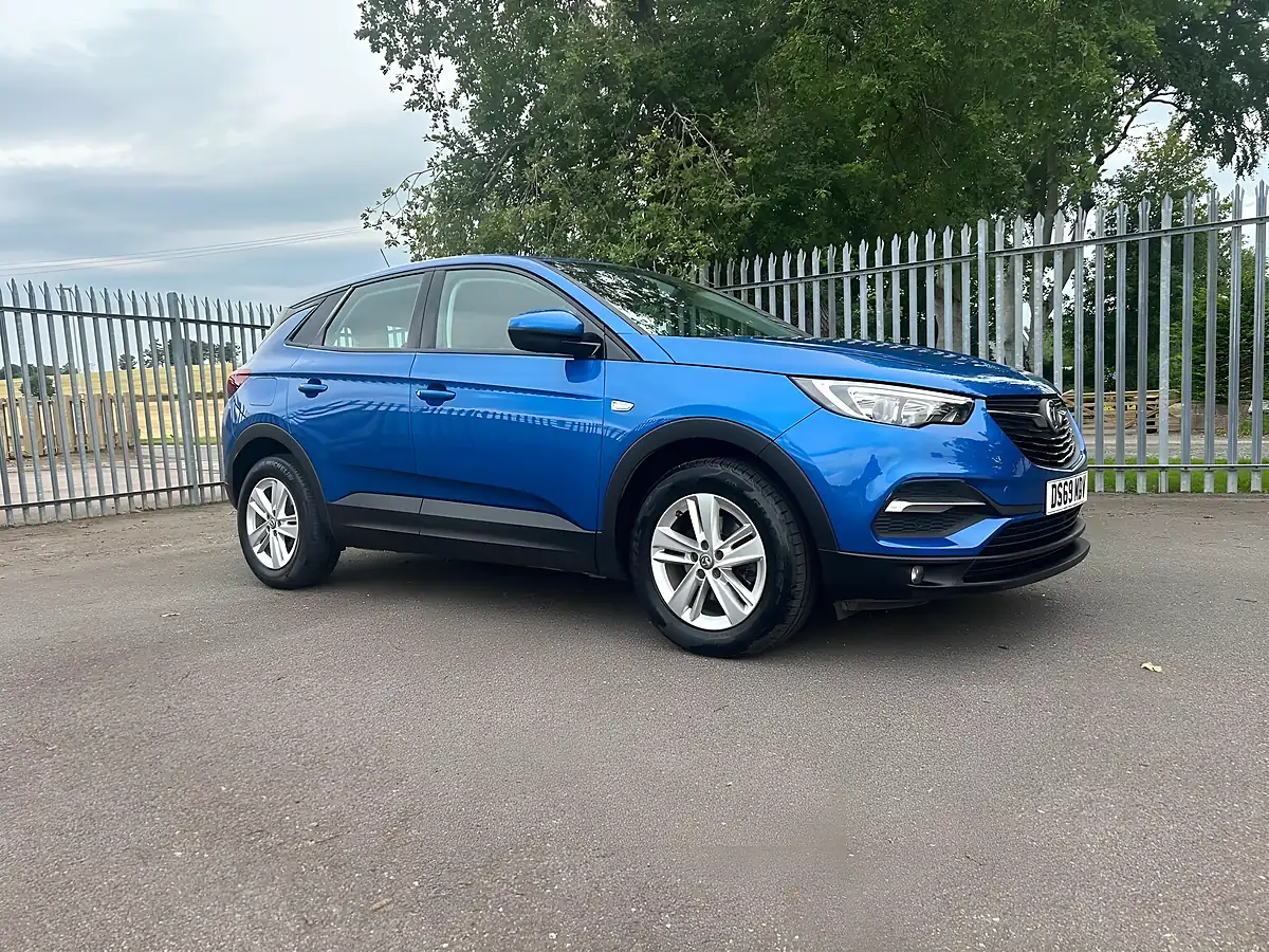 Used 2019 Vauxhall Grandland X Se Grey - Interior and Exterior details 2