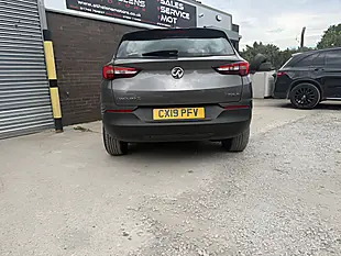Used 2019 Vauxhall Grandland X Se Grey - Interior and Exterior details 10