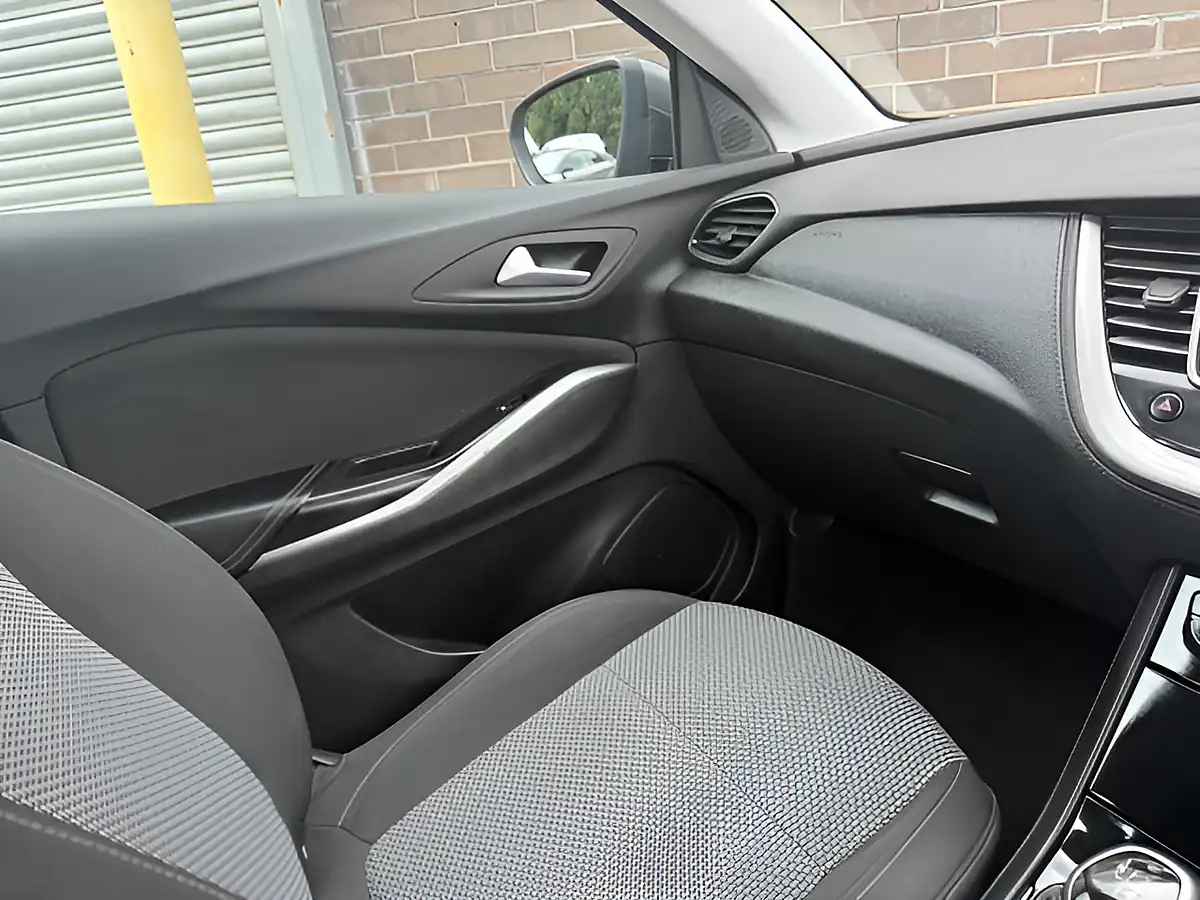 Used 2019 Vauxhall Grandland X Se Grey - Interior and Exterior details 18