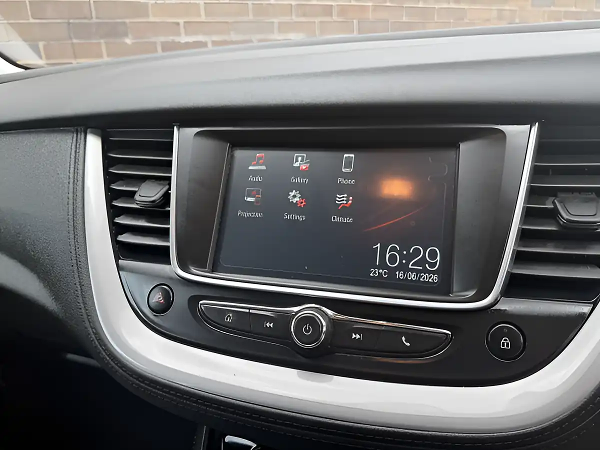 Used 2019 Vauxhall Grandland X Se Grey - Interior and Exterior details 20
