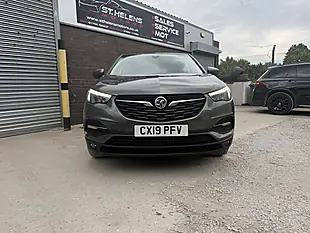 Used 2019 Vauxhall Grandland X Se Grey - Interior and Exterior details 3