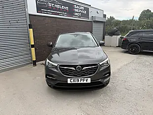 Used 2019 Vauxhall Grandland X Se Grey - Interior and Exterior details 4