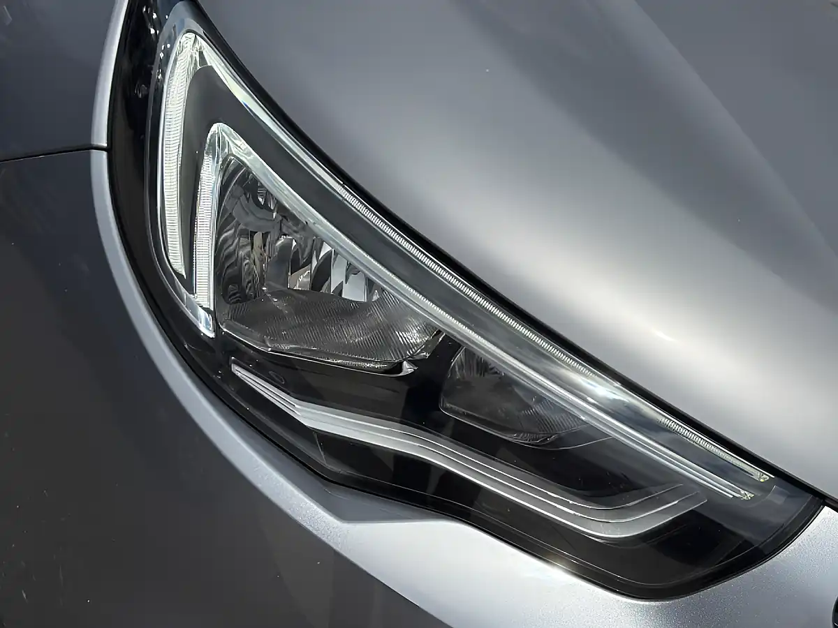 Used 2019 Vauxhall Grandland X Se Grey - Interior and Exterior details 10