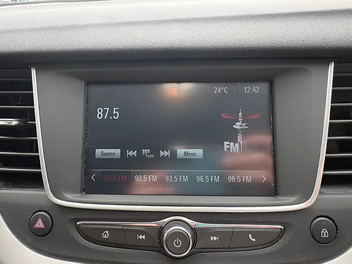 Used 2019 Vauxhall Grandland X Se Grey - Interior and Exterior details 15