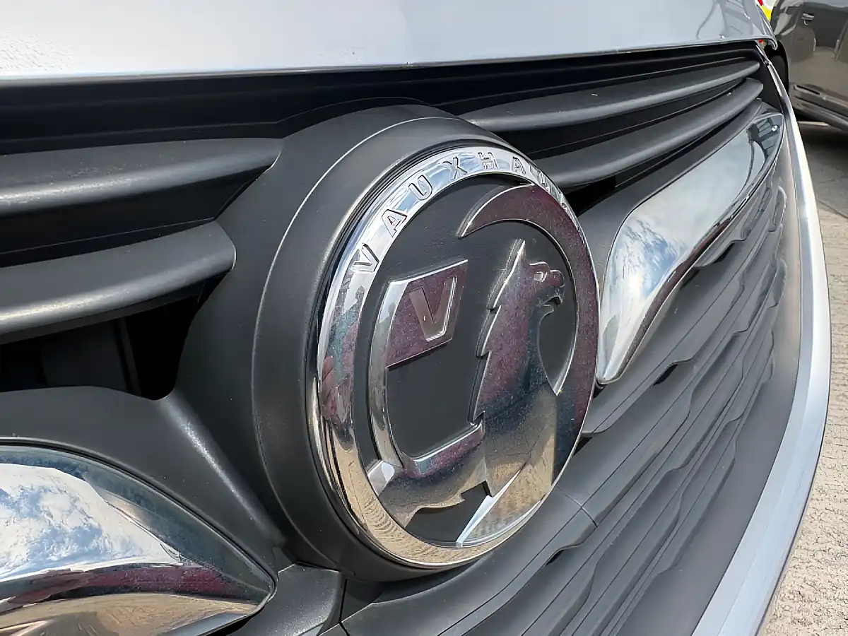 Used 2019 Vauxhall Grandland X Se Grey - Interior and Exterior details 19