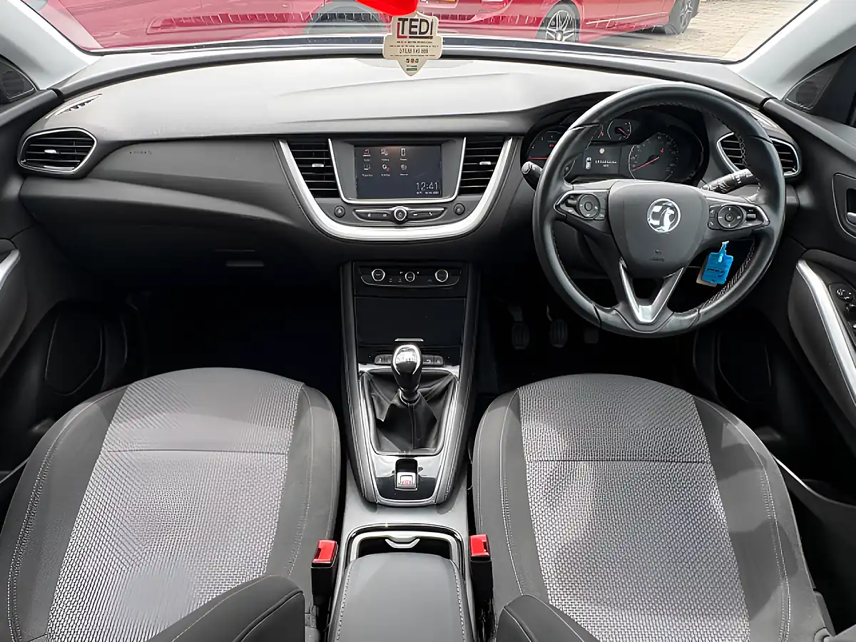 Used 2019 Vauxhall Grandland X Se Grey - Interior and Exterior details 2