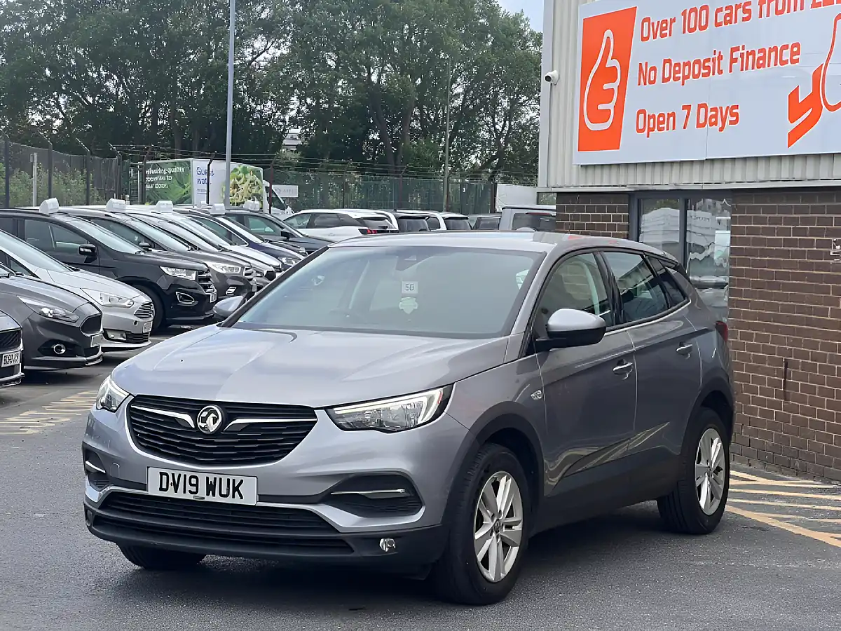 Used 2019 Vauxhall Grandland X Se Grey - Interior and Exterior details 3