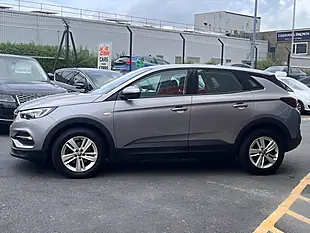 Used 2019 Vauxhall Grandland X Se Grey - Interior and Exterior details 4