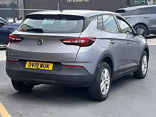 Used 2019 Vauxhall Grandland X Se Grey - Interior and Exterior details 5