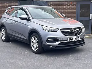 Used 2019 Vauxhall Grandland X Se Grey - Interior and Exterior details 7