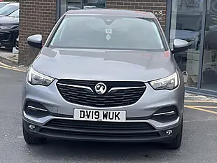 Used 2019 Vauxhall Grandland X Se Grey - Interior and Exterior details 8