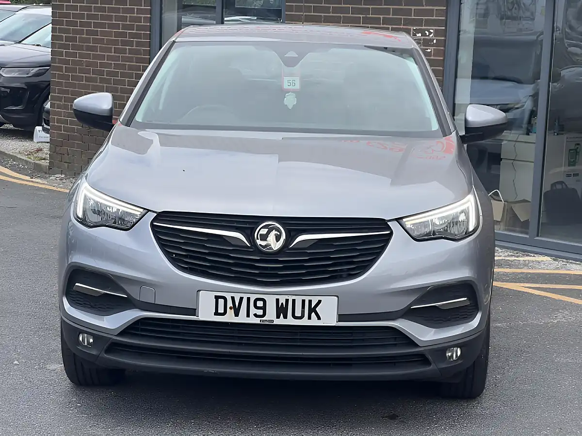 Used 2019 Vauxhall Grandland X Se Grey - Interior and Exterior details 8