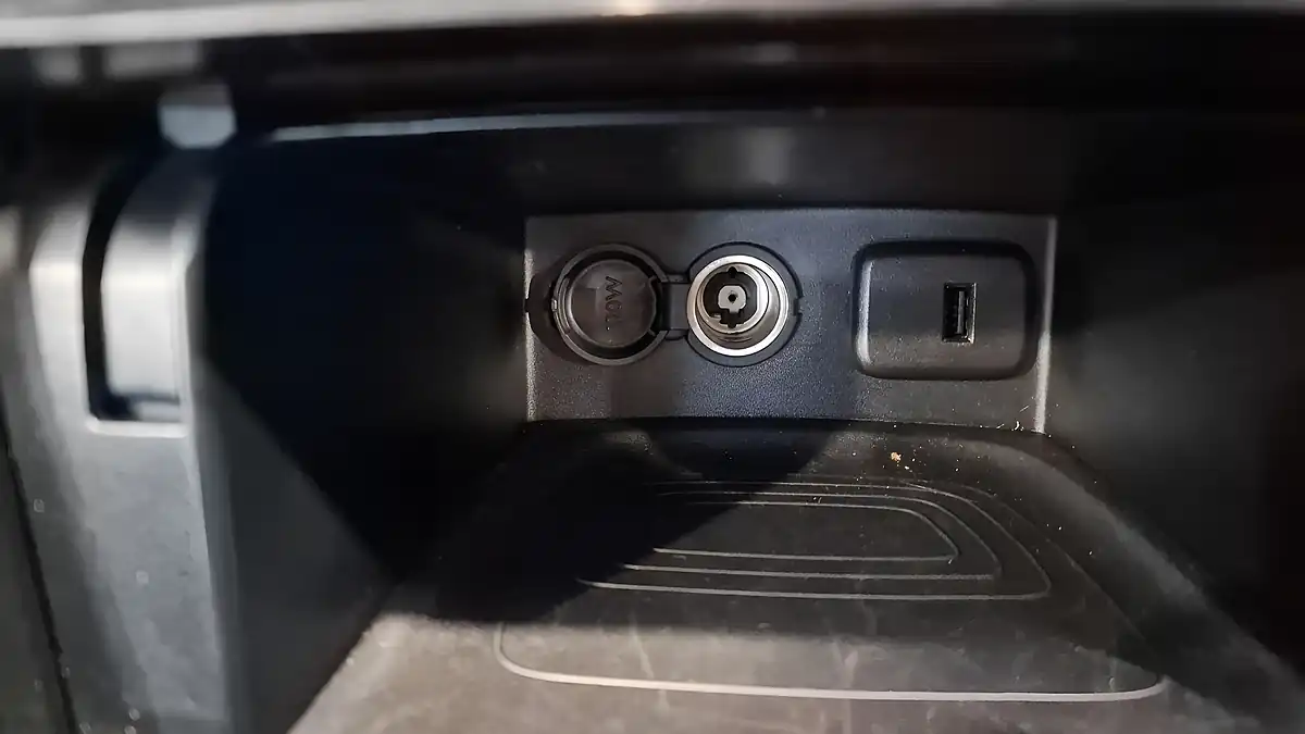 Used 2019 Vauxhall Grandland X Se Grey - Interior and Exterior details 10